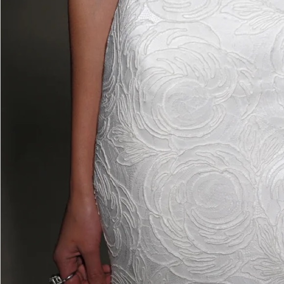 Anna Maier Alberta Lace Wedding Gown - Picture 5 of 7